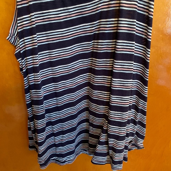 Express Tank. NWT. - Picture 3 of 6